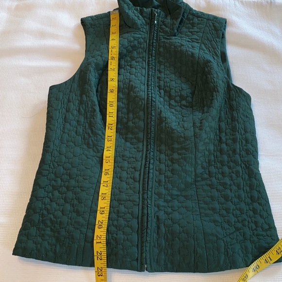 Roz & Ali Woman’s Quilted Vest Size Small dark Green with zipper - Picture 10 of 11
